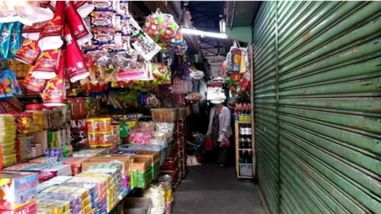 Vì sao nhiều chợ truyền thống xây mới khang trang lại ế ẩm?