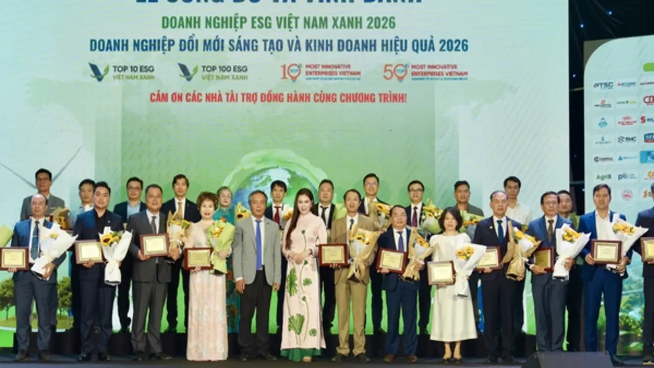 Vietnam Airlines 2 năm liên tiếp vào Top 10 Doanh nghiệp ESG Việt Nam Xanh