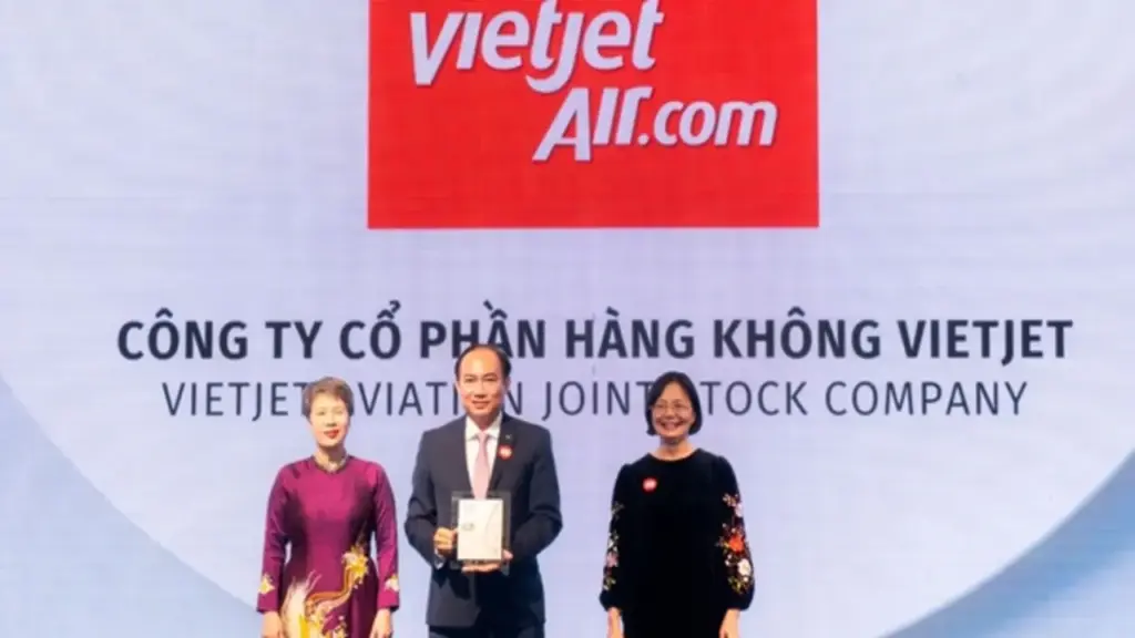 Vinh danh Vietjet trong Top 50 Doanh nghiệp phát triển bền vững