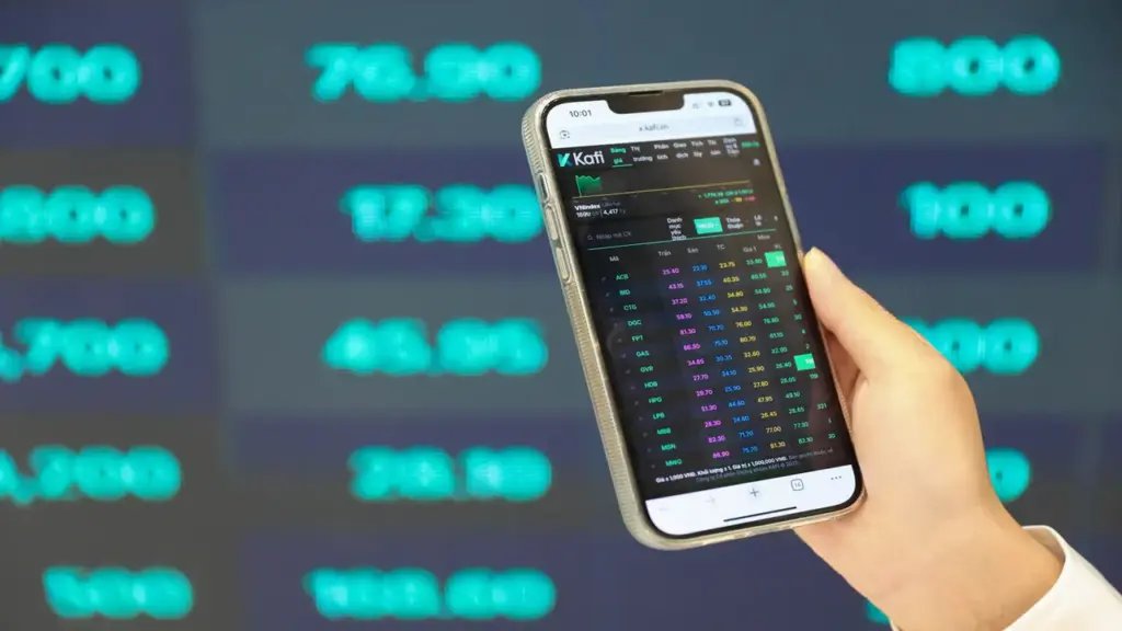 VN-Index tăng mạnh nhất hai tháng