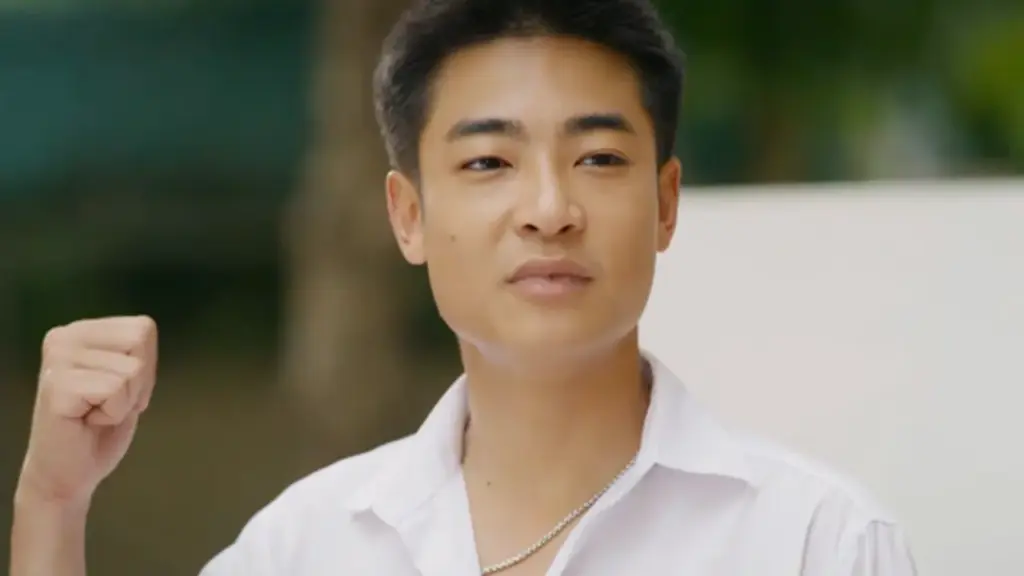 Võ Hoài Vũ - con trai "Vua bãi rác" gây sốt phim giờ vàng