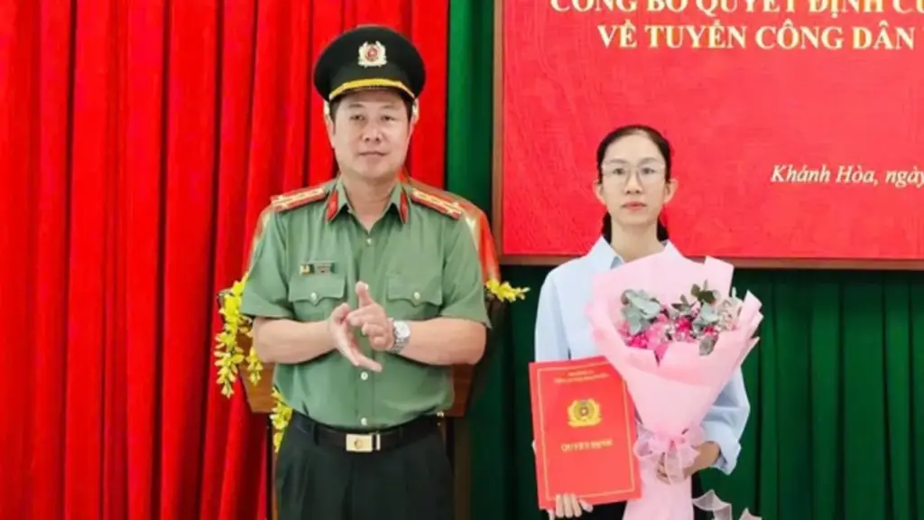 Vợ thiếu tá Nguyễn Xuân Hải được tuyển vào ngành công an