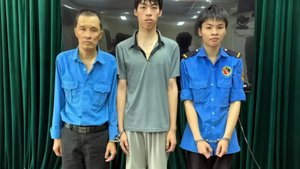 Vụ chém người vì thắc mắc tiền gửi xe: Bắt khẩn cấp 3 bảo vệ