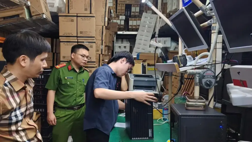 Vụ khám xét công ty nghi dùng Windows và Microsoft Office lậu: Máy tính Thánh Gióng nói gì?
