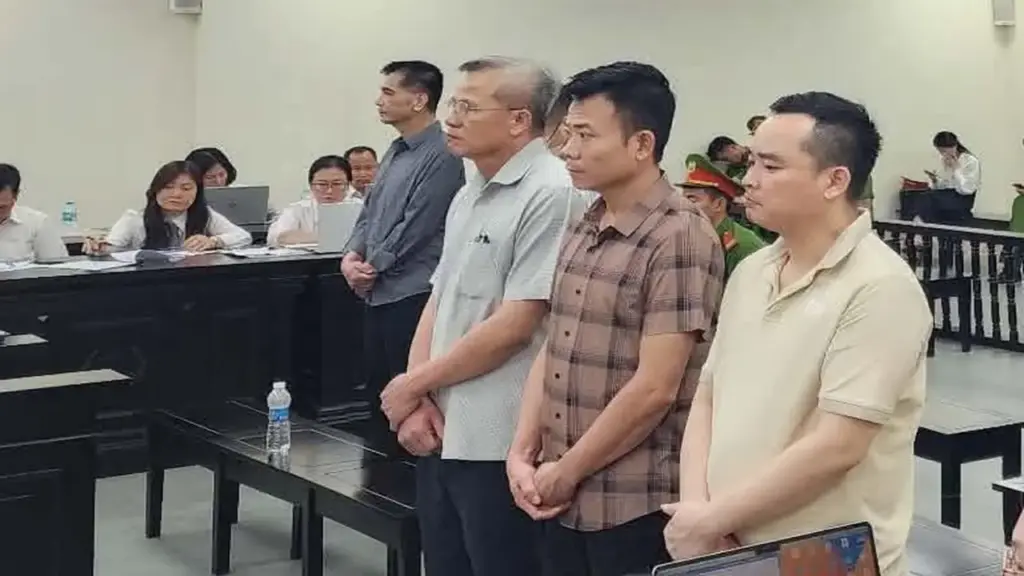 Vụ Nam Triệu: Bị u gan sắp mổ vẫn phải ra Hà Nội giao 500 triệu 'ngoại giao' cho sếp