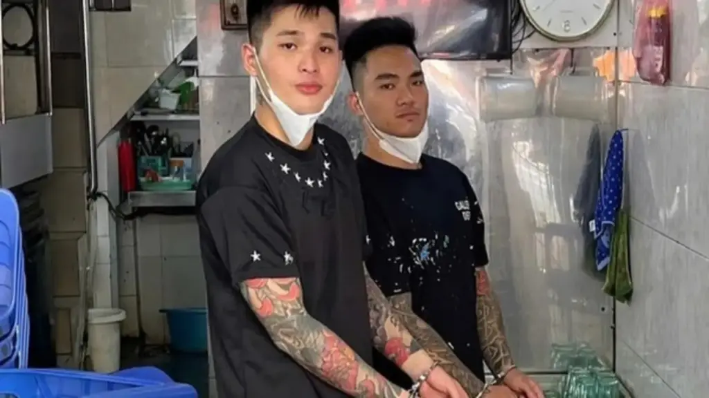 Vụ truy đuổi tình địch: Nghi phạm thứ hai ra đầu thú