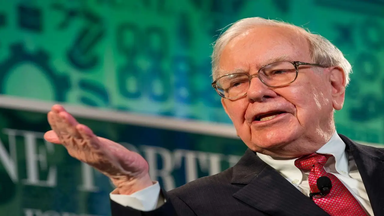 Warren Buffett chỉ cách làm giàu cho người thu nhập trung bình