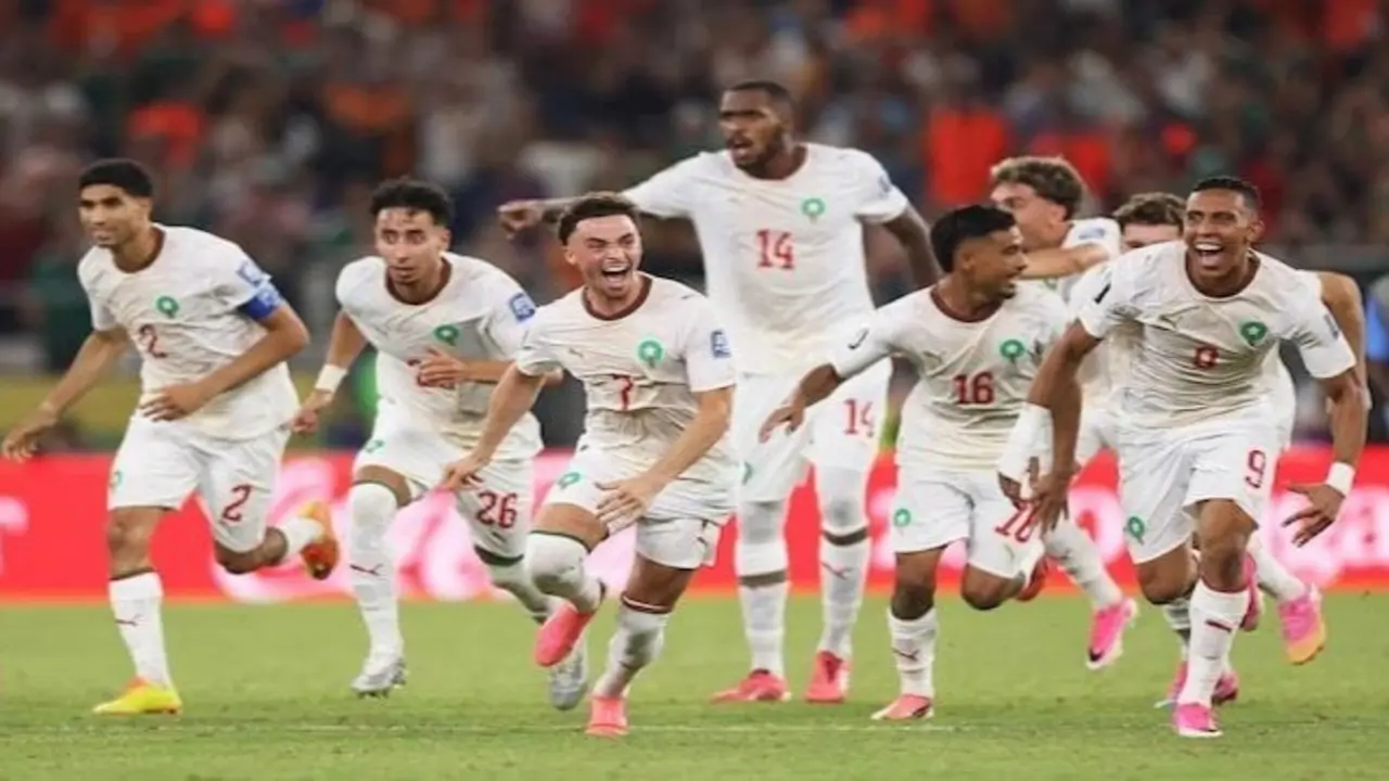 Xác định 4 đội giành vé đi tiếp và cặp đấu đầu tiên ở vòng 1/8 World Cup