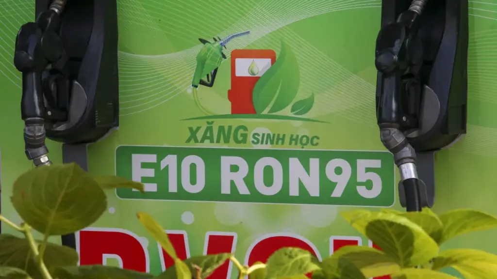 Xăng E10 bán đại trà trên toàn quốc từ hôm nay