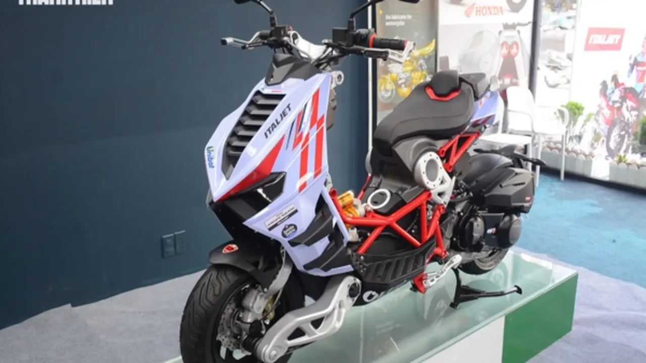 Xe tay ga Italjet Dragster 300 Gresini Edition về Việt Nam 40 chiếc, giá 225 triệu
