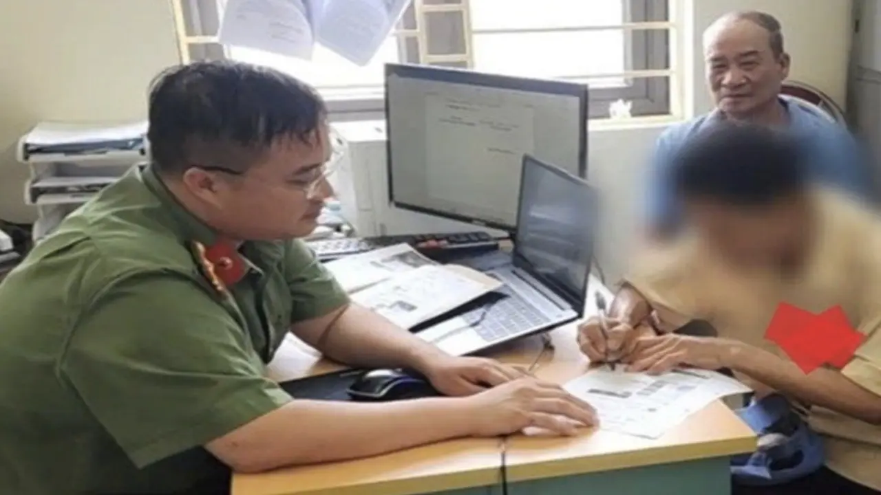Xử phạt 2 đối tượng xúc phạm công an trên mạng xã hội