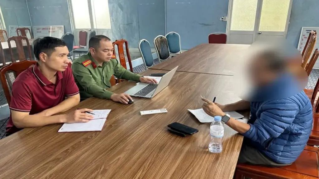 Xử phạt 7 người bình luận xúc phạm công an trên mạng