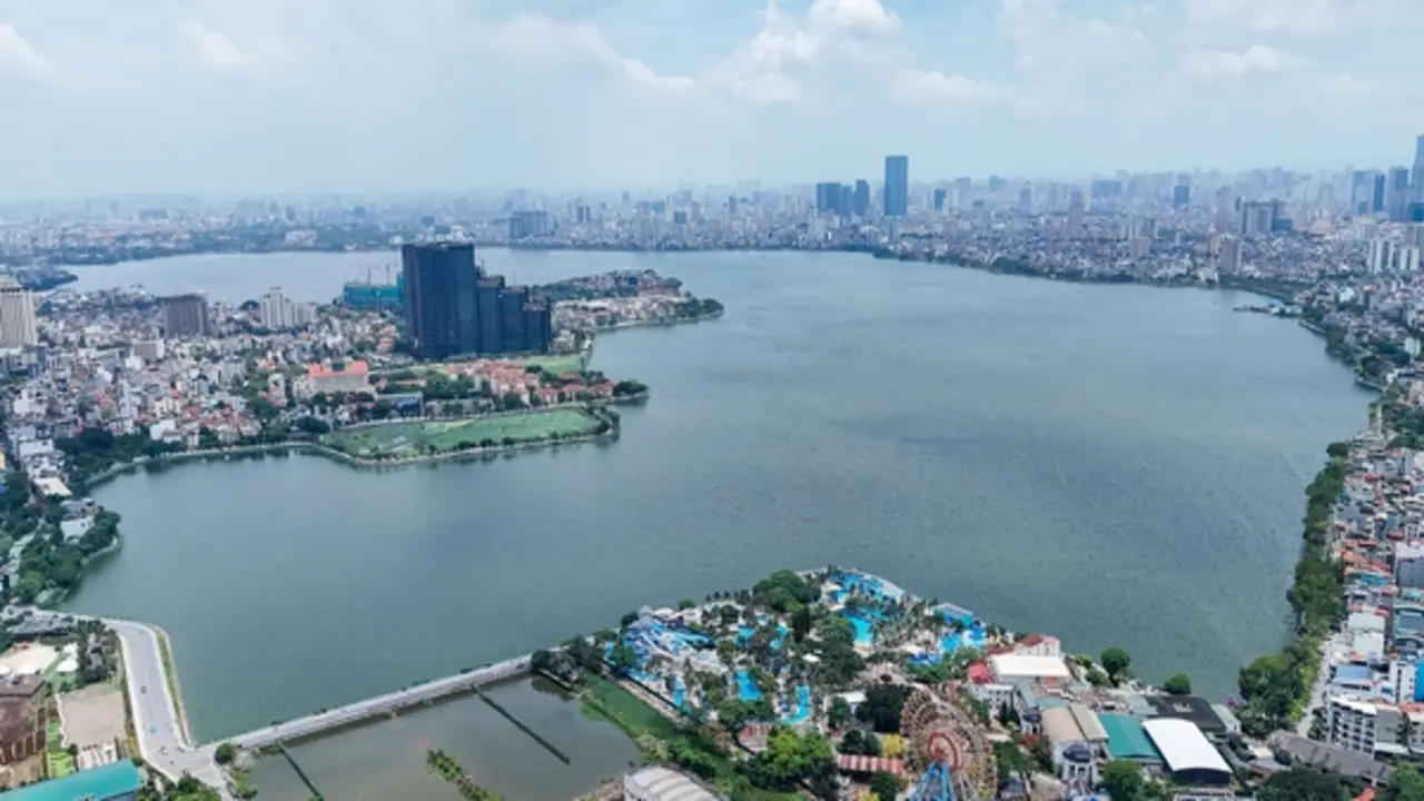 Yêu cầu làm rõ trách nhiệm việc chậm triển khai dự án cải tạo Hồ Tây