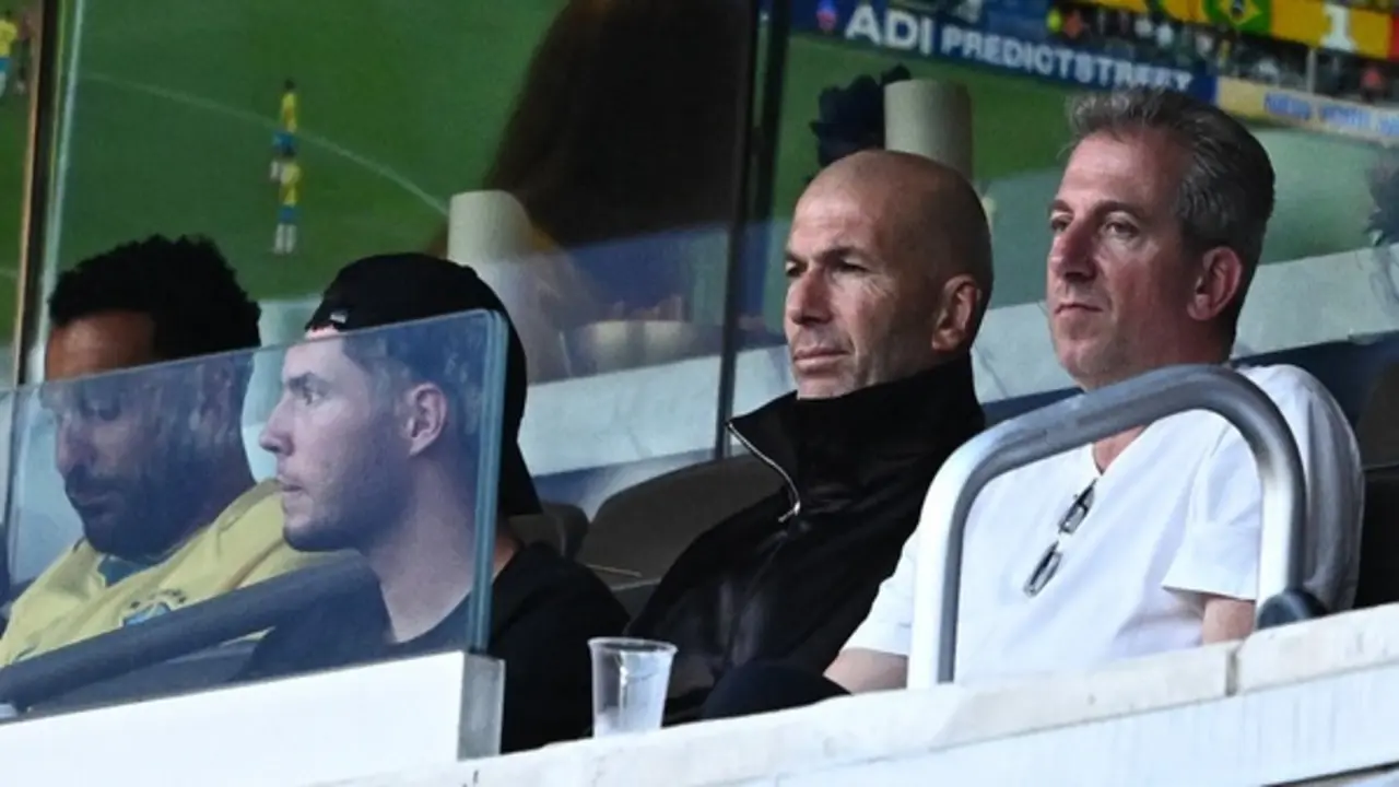 Zidane đến xem con trai đối đầu Messi, thay vì dự khán trận Pháp gặp Senegal: Tình phụ tử!