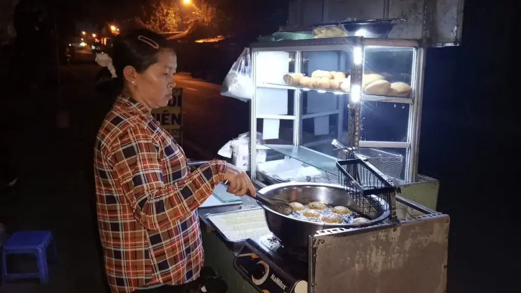 10 năm làm đủ nghề cứu con mắc bệnh hiếm