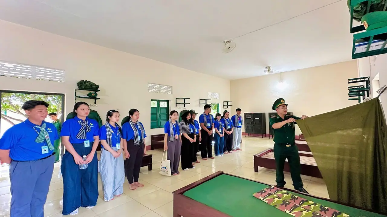100 sinh viên ĐH Quốc gia TP.HCM mang thanh xuân tình nguyện lên miền biên thuỳ