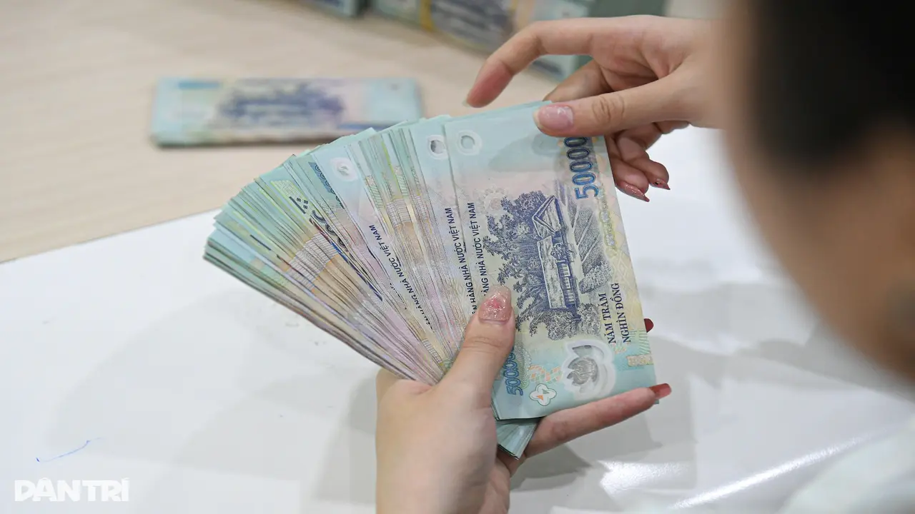 22 nhà đầu tư nắm hơn 75% vốn điều lệ một ngân hàng