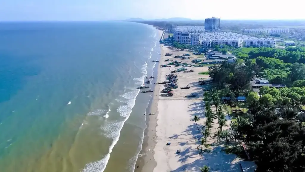 4 bãi biển miền Bắc cho khách nghỉ hè tránh đông đúc