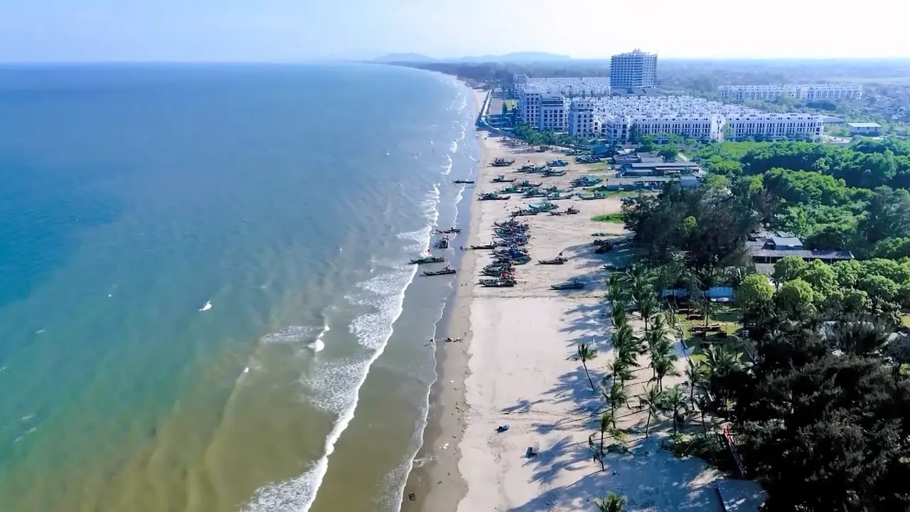 4 bãi biển miền Bắc cho khách nghỉ hè tránh đông đúc