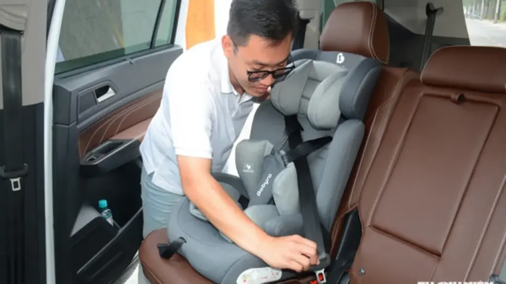 6 sai lầm nhiều người thường mắc phải khi lắp ghế trẻ em trên ô tô