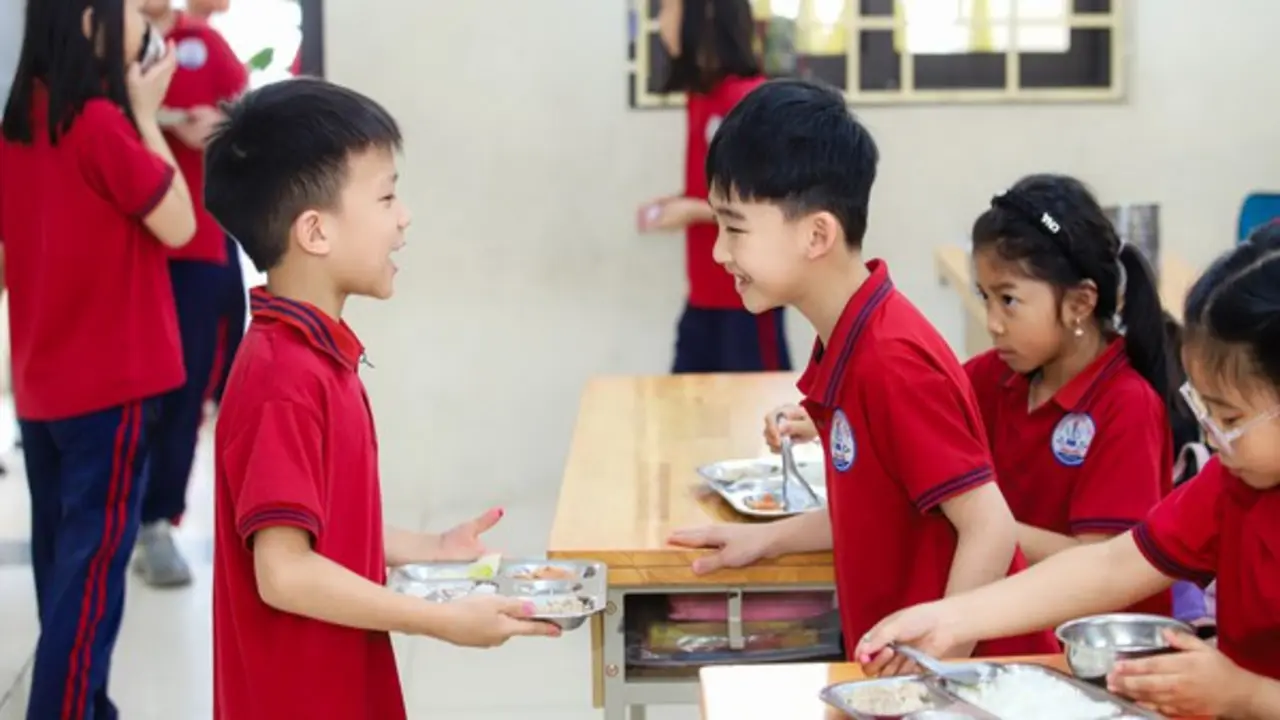 6 xã ở Hà Nội vi phạm trong tổ chức bữa ăn bán trú trường học