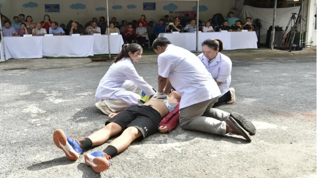 8 bước sơ cứu để phát hiện, ứng phó tình huống nguy hiểm tính mạng