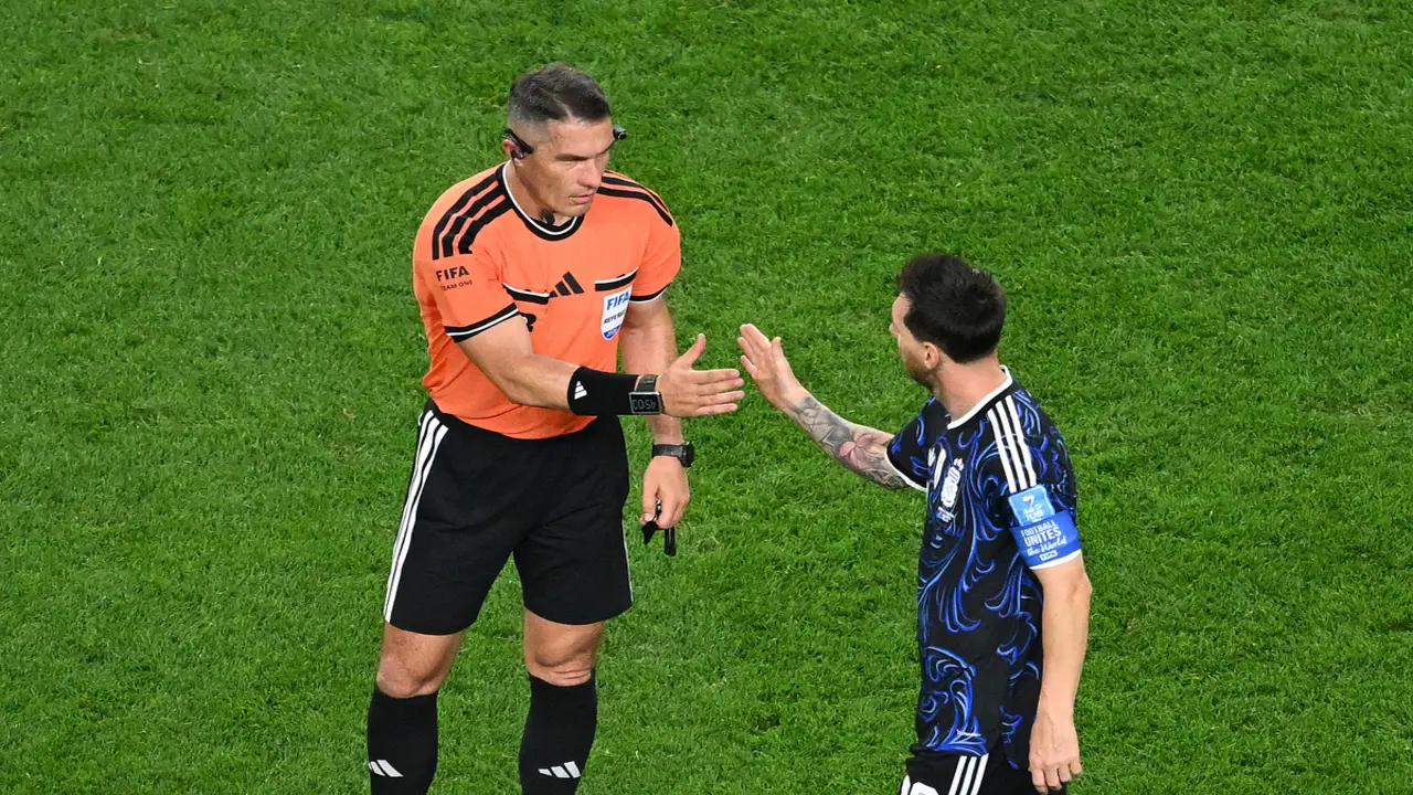 8 nguồn cơn khiến FIFA bị nghi thiên vị Argentina