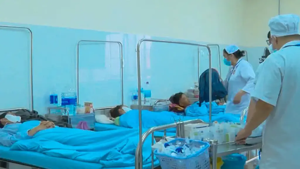 84 người nghi ngộ độc sau ăn bánh mì ở Lâm Đồng