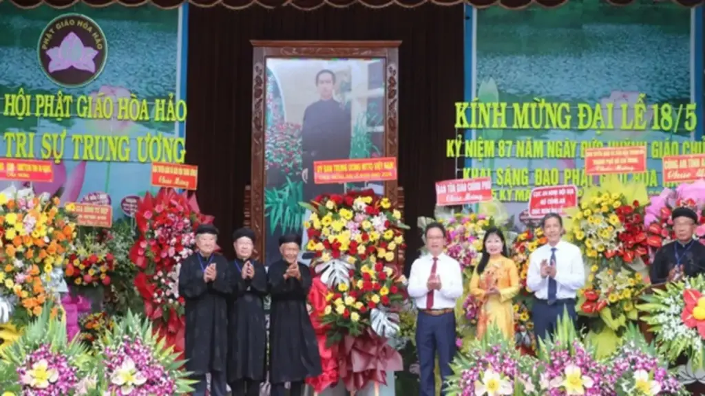 87 năm ngày khai đạo Phật giáo Hòa Hảo: An Hòa Tự đón hàng chục ngàn người về đại lễ