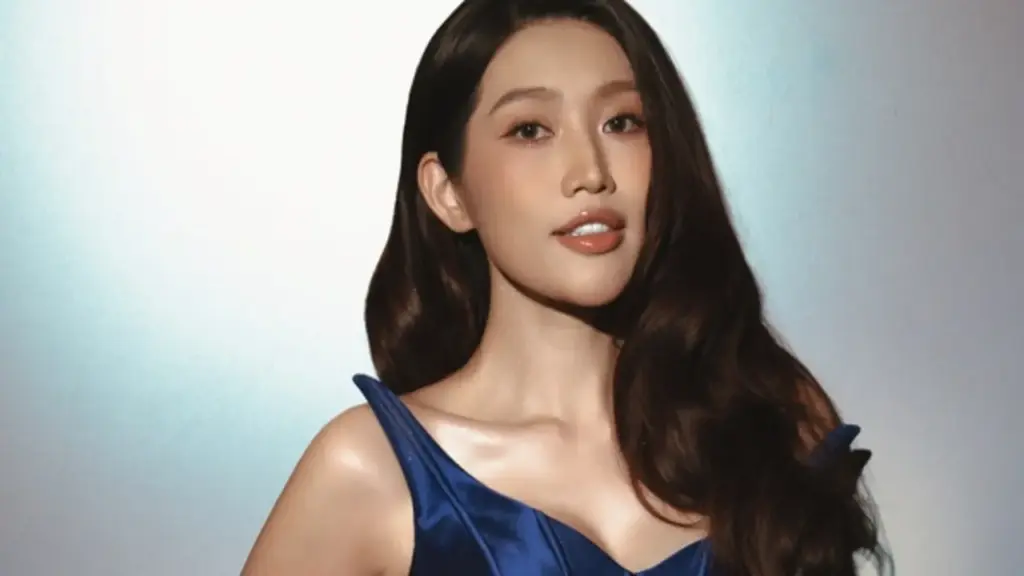 Á hậu Quỳnh Châu miệt mài chạy show sau 3 tháng sinh con