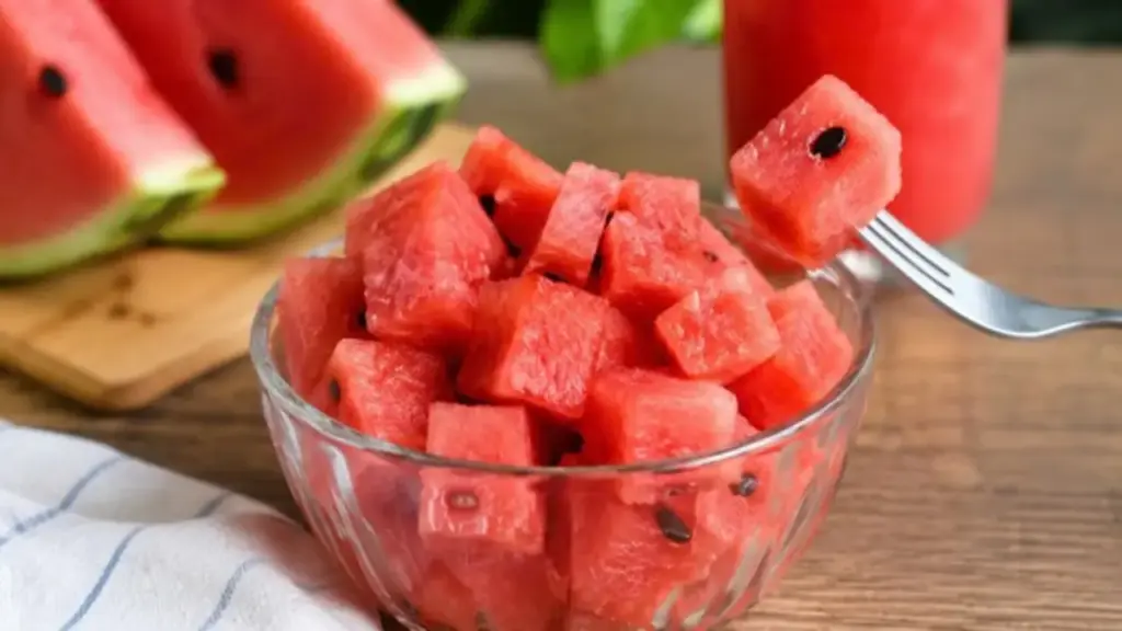 Ăn dưa hấu có làm tăng đường huyết? Đây là cách ăn đúng