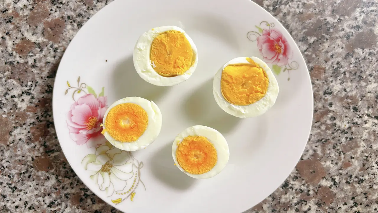 Ăn trứng trước hay sau tập luyện tốt hơn?