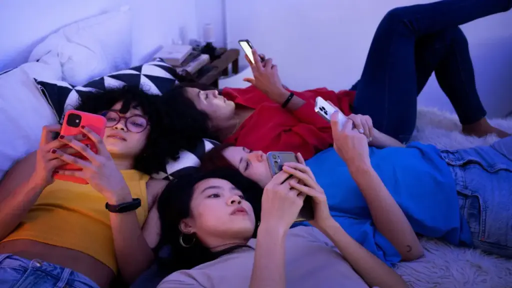 Anh đề xuất 'giờ giới nghiêm' xài mạng xã hội cho thanh thiếu niên 16-17 tuổi