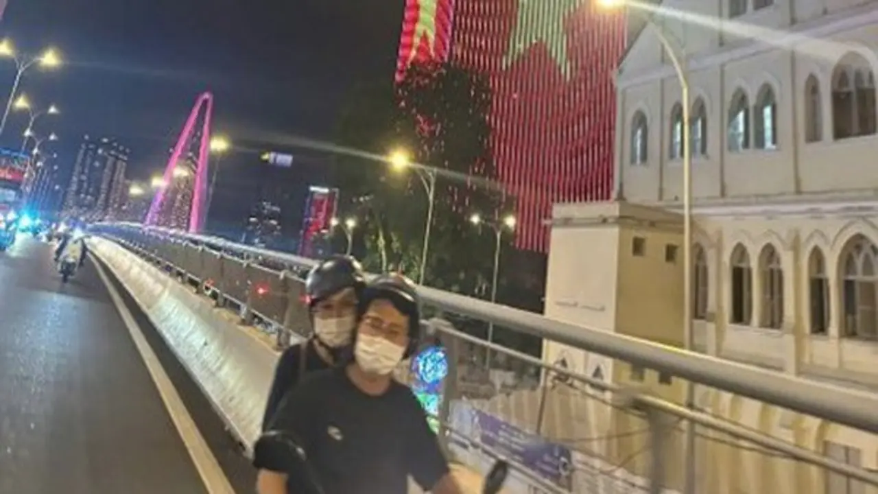 Ánh sáng mang hạnh phúc về từng mái nhà