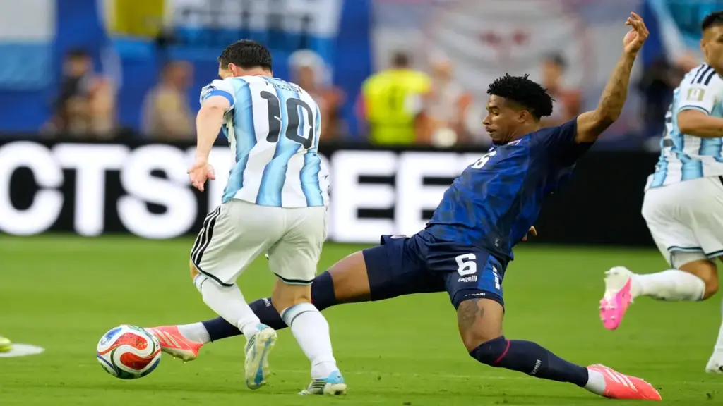 Argentina 0-0 Cape Verde (H1): Messi dứt điểm