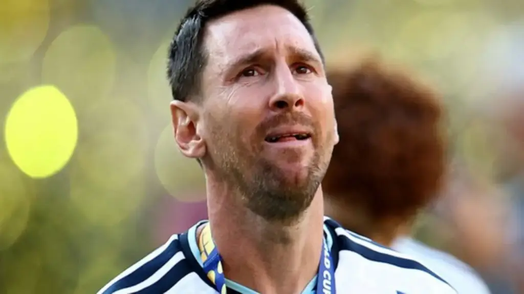 Argentina 'cầu xin' Messi đừng đi: World Cup 2030 vẫn gánh đội?