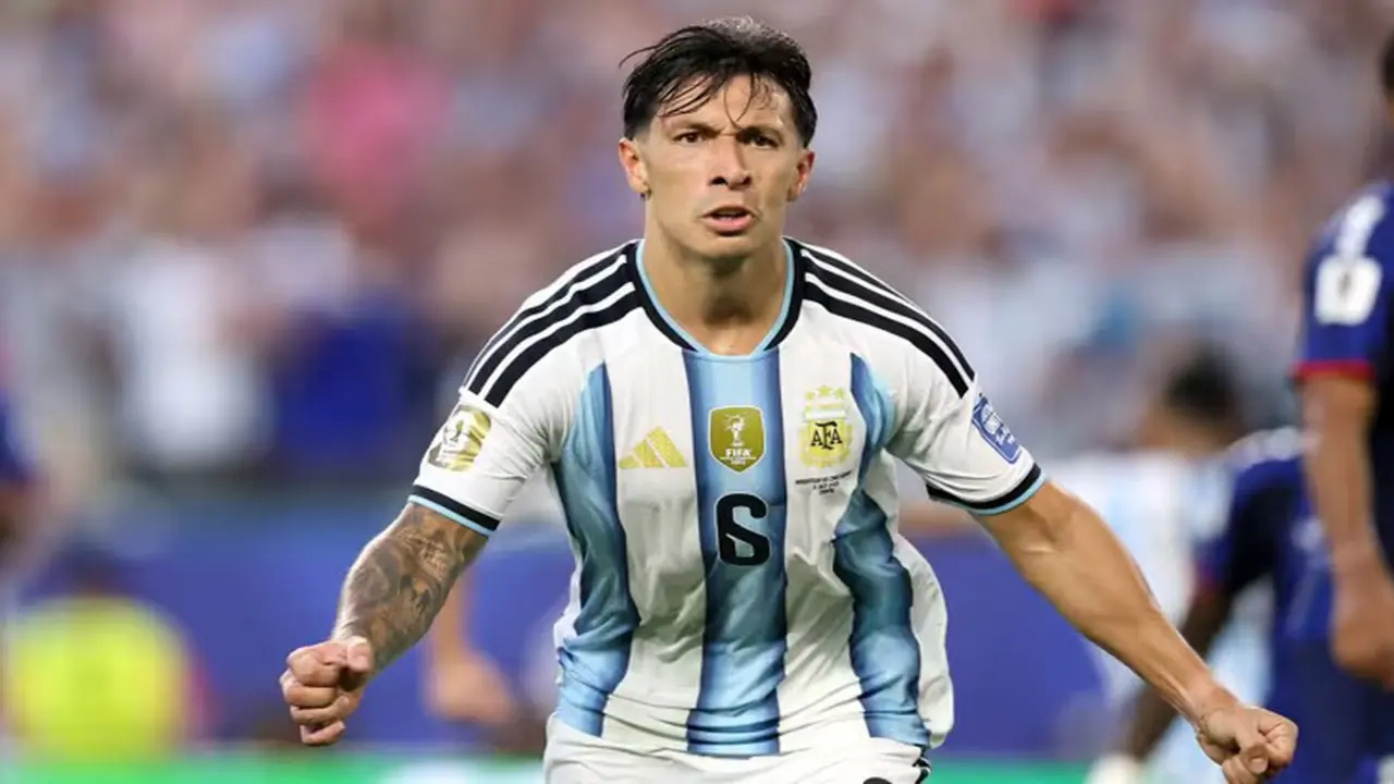 Argentina mất ngôi số 1 thế giới vào tay tuyển Pháp
