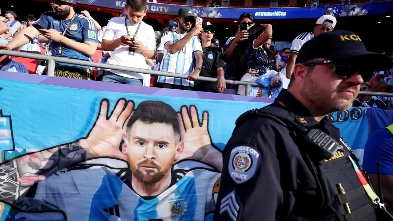 Argentina - Thụy Sĩ: Messi đá chính