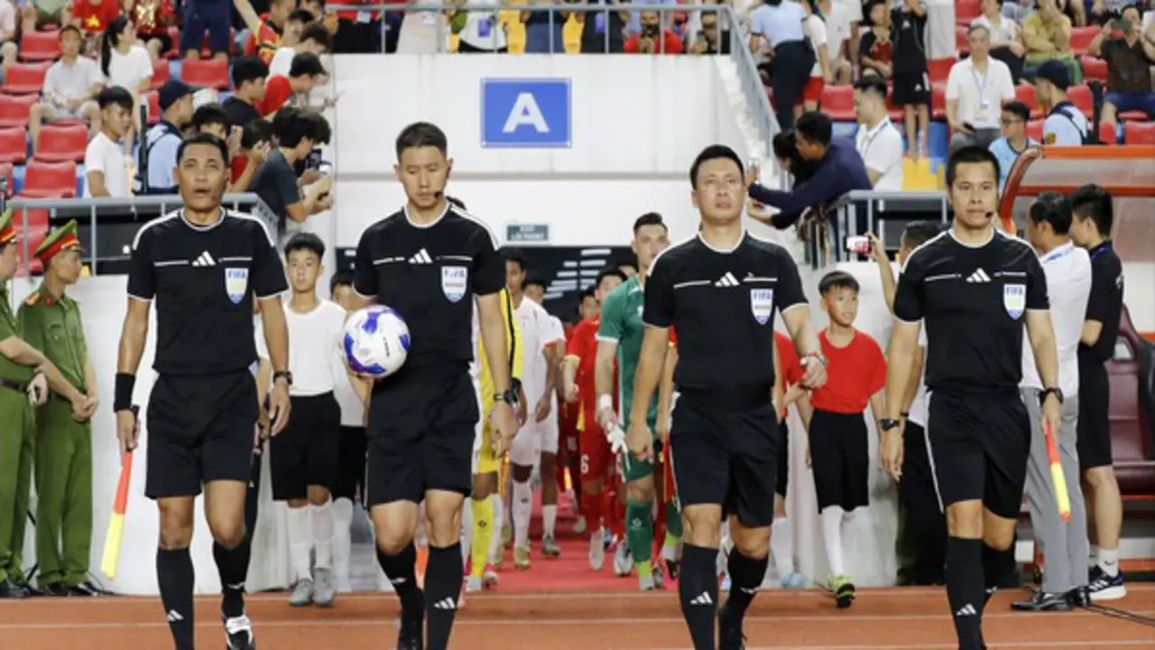 ASEAN Cup áp dụng loạt luật mới giống hệt World Cup 2026: Cầu thủ Việt đừng lấy tay che miệng…