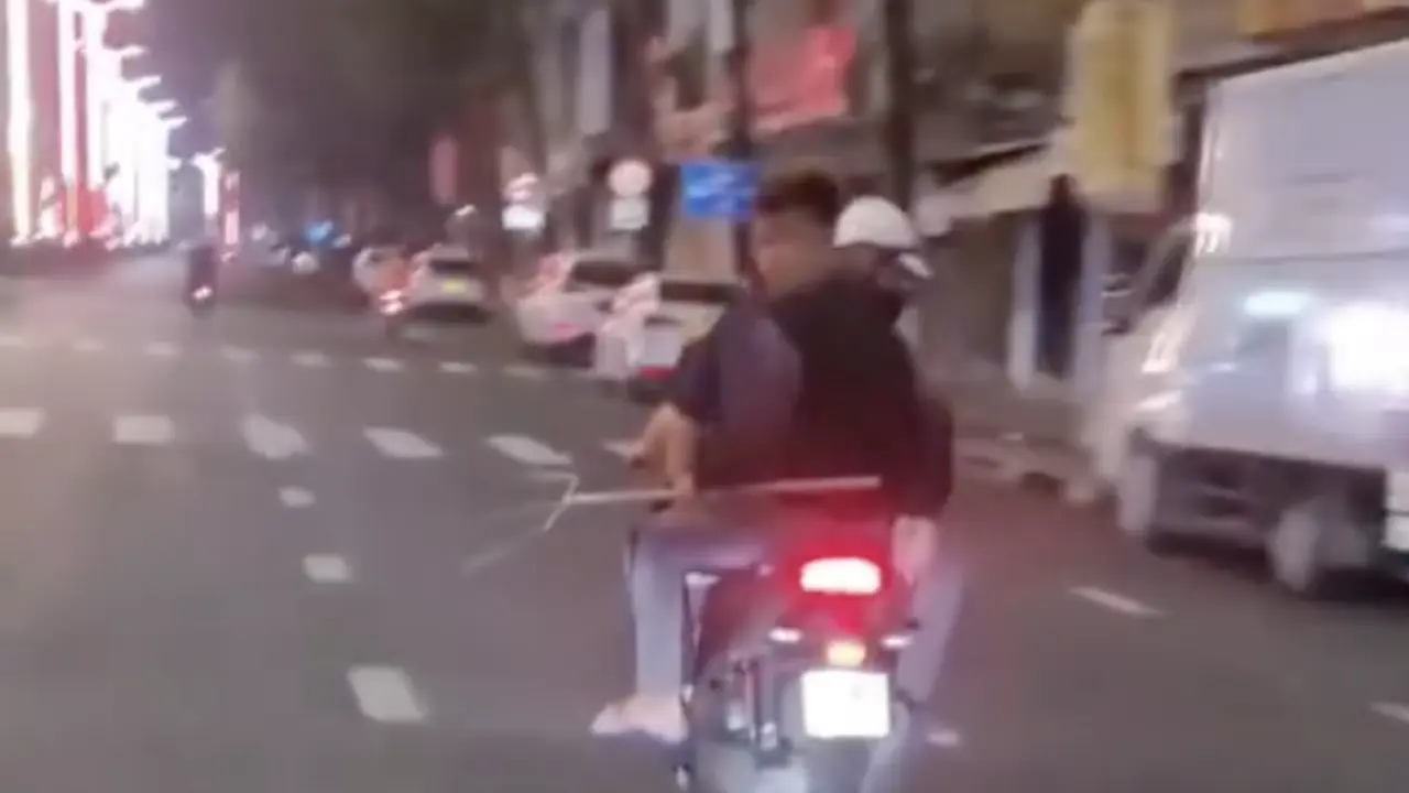 Ba người nhập viện trong vụ rượt đuổi, tấn công bằng bình xịt hơi cay