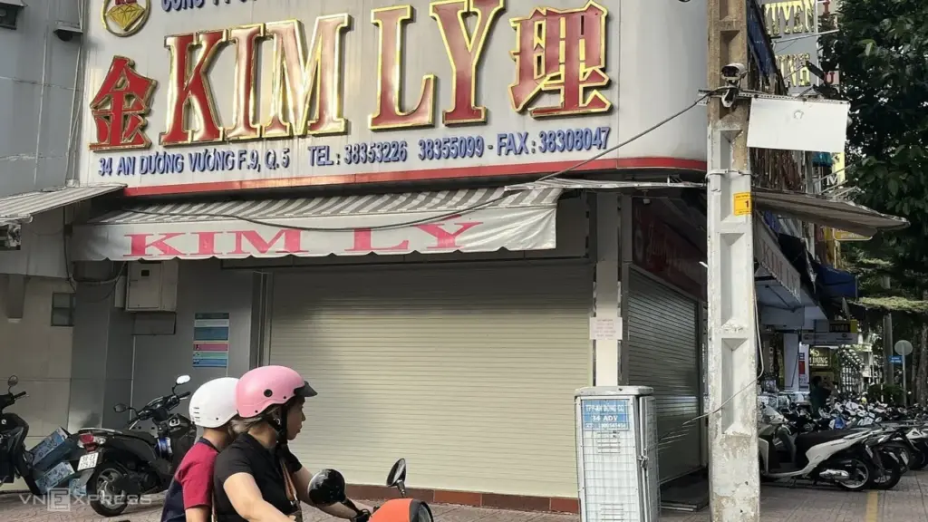 Ba thương hiệu kim cương lớn đồng loạt đóng cửa