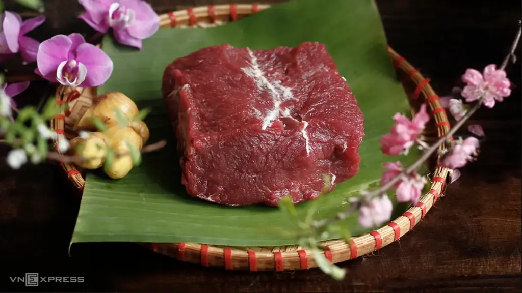 Bác sĩ chỉ cách phân biệt thịt bò thật - giả