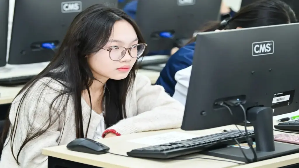 Bách khoa dự kiến điểm chuẩn cao nhất 28,5, không có ngành nào dưới 20