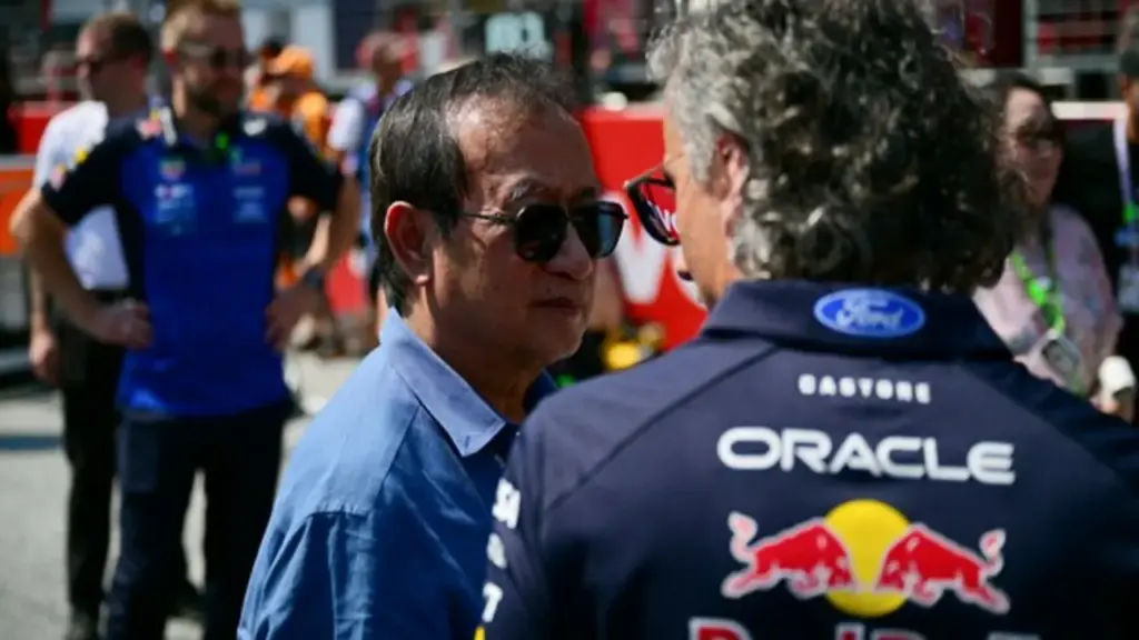 Bán gần 14 tỉ lon nước tăng lực, đế chế Red Bull lại giàu nhất Thái Lan