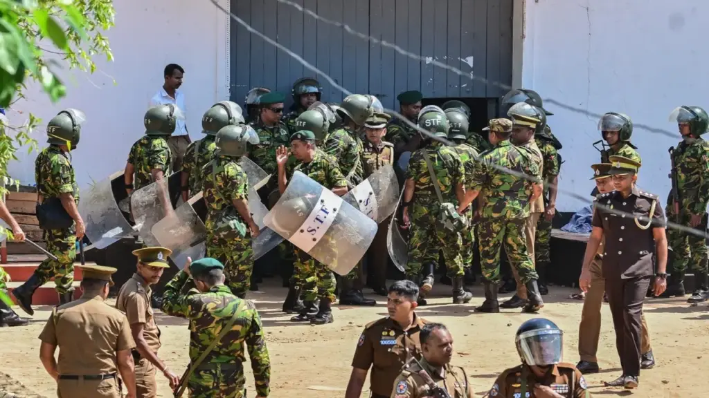 Băng đảng gây bạo loạn trong nhà tù Sri Lanka, 25 người chết