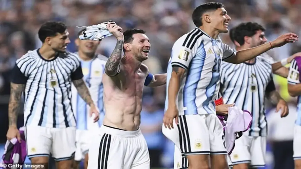 Báo Argentina phản ứng mạnh mẽ khi đội nhà bị "coi thường"