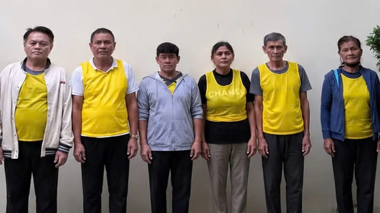 Bắt băng nhóm người Philippines lừa khách du lịch bằng trò đánh bài bịp ở TP.HCM
