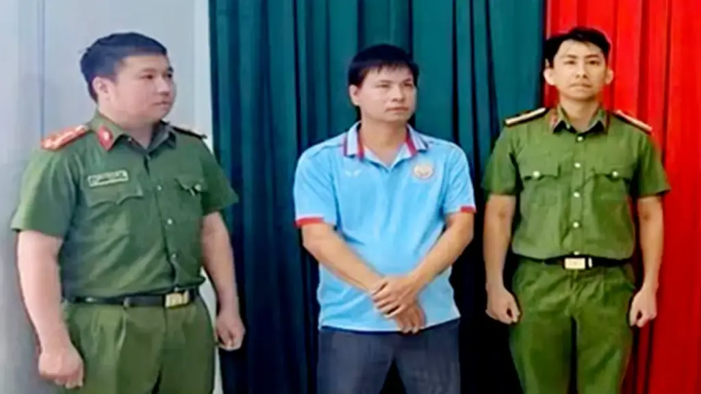 Bắt bị can bán 12.000m3 cát lậu, thu lợi 2,4 tỉ đồng