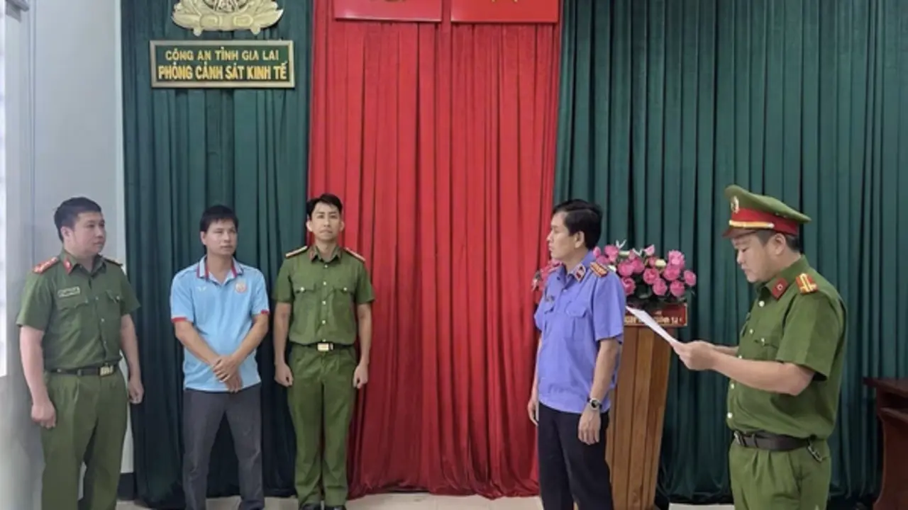 Bắt bị can bán 12.000m3 cát lậu, thu lợi 2,4 tỷ đồng