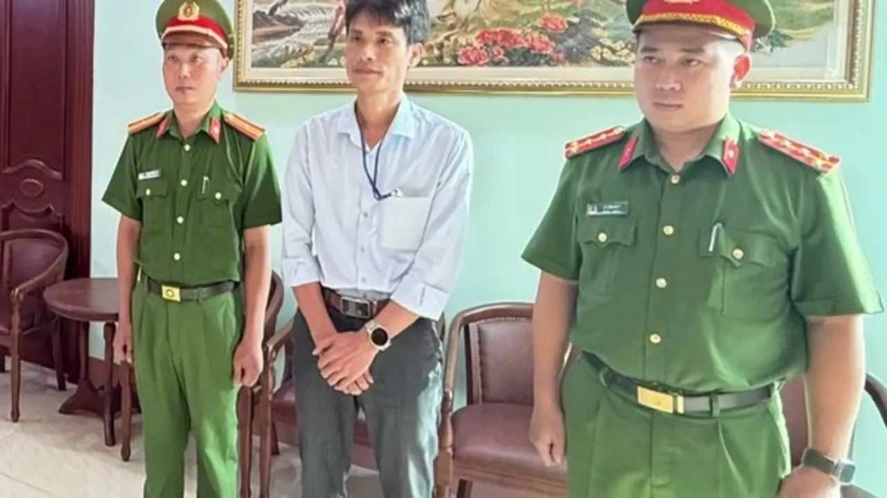 Bắt giám đốc công ty sản xuất, buôn bán hơn 250 tấn phân bón giả